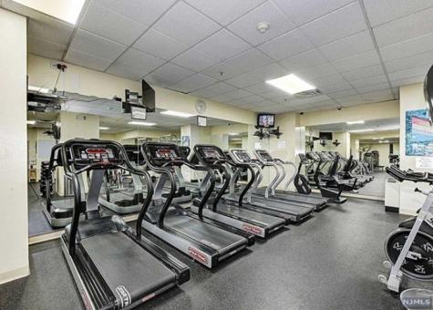 6040 Boulevard East West New York NJ 07093