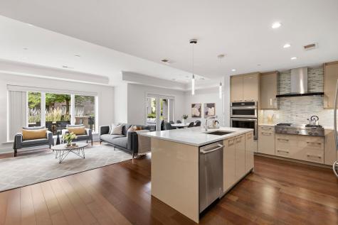 150 Henley Place Weehawken NJ 07086