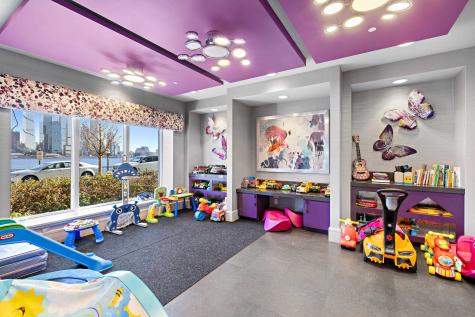 150 Henley Place Weehawken NJ 07086