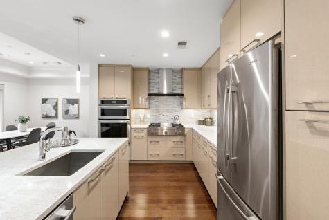 150 Henley Place Weehawken NJ 07086