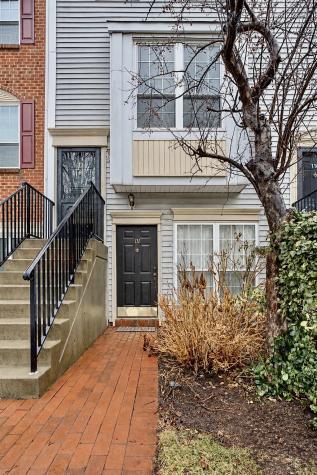 111 Cottonwood Street Jersey City NJ 07305