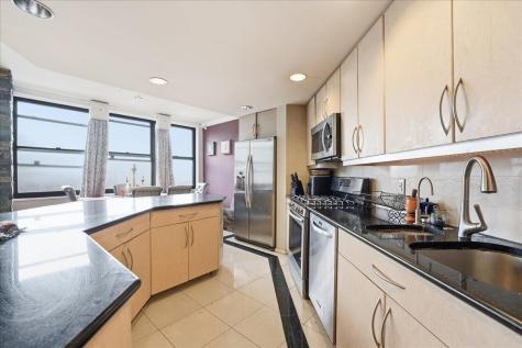 7004 Boulevard East Guttenberg NJ 07093