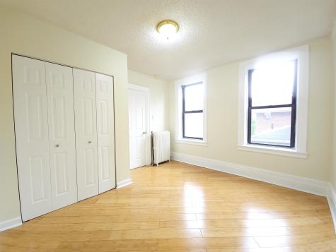 7306 Park Avenue North Bergen NJ 07047
