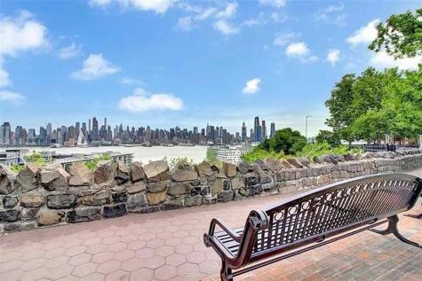 7306 Park Avenue North Bergen NJ 07047