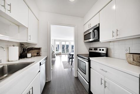 204 Shearwater Court West Jersey City NJ 07305