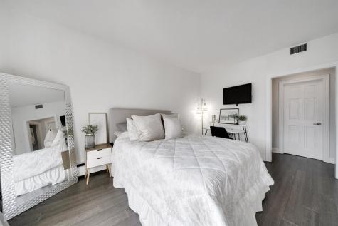 204 Shearwater Court West Jersey City NJ 07305