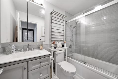 204 Shearwater Court West Jersey City NJ 07305