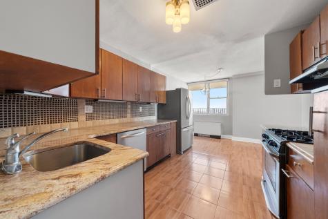 6040 Boulevard East West New York NJ 07093