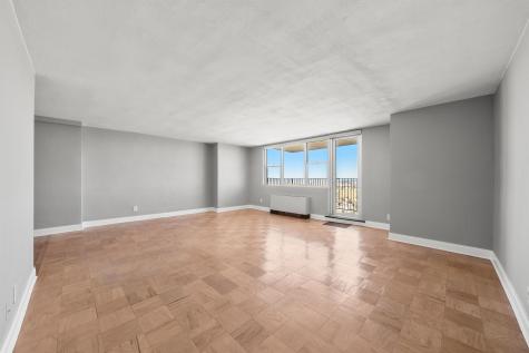 6040 Boulevard East West New York NJ 07093