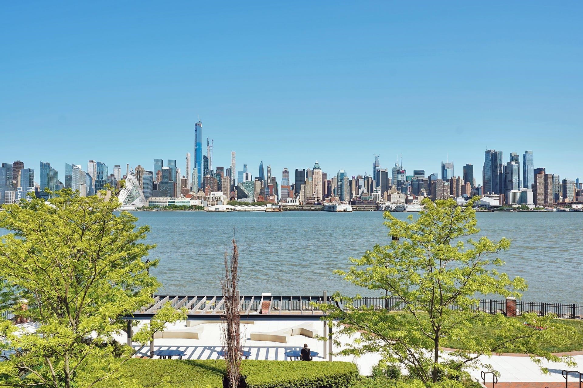 1000 Avenue At Port Imperial Weehawken NJ 07086
