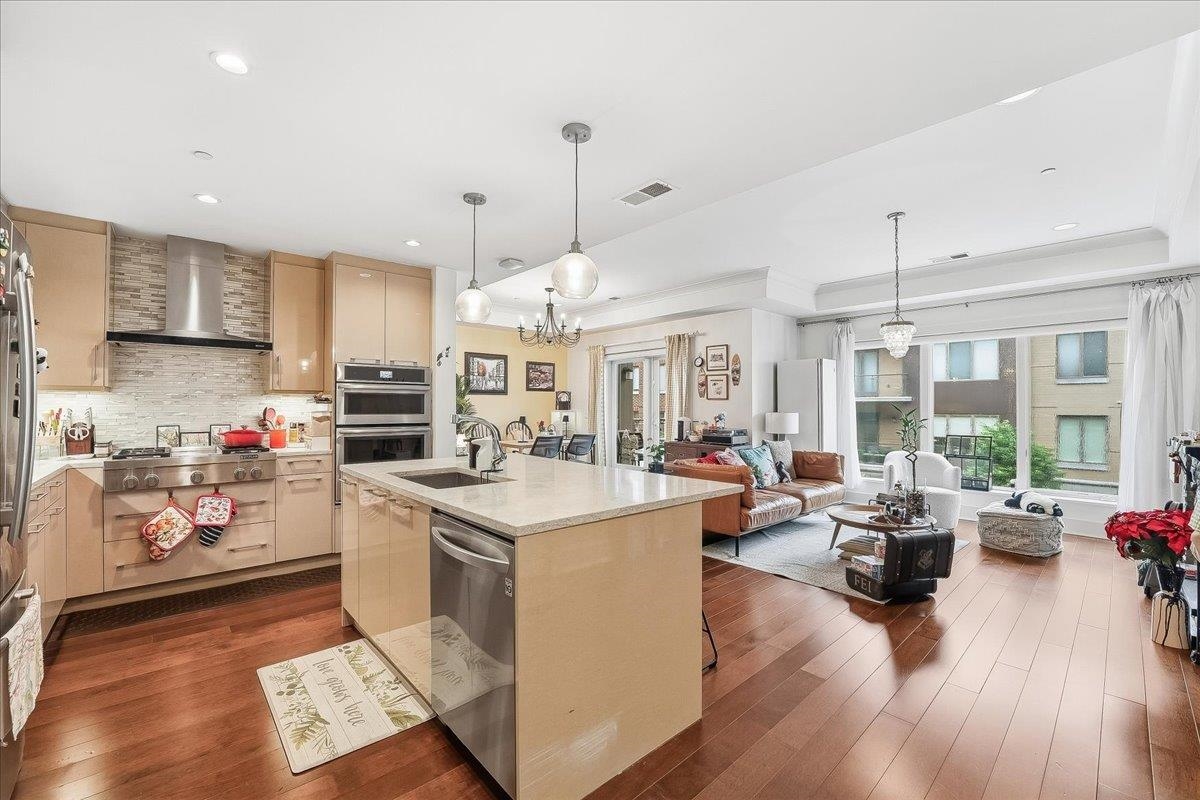 150 Henley Place Weehawken NJ 07086