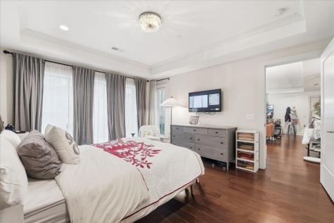 150 Henley Place Weehawken NJ 07086