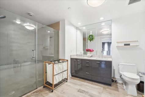 150 Henley Place Weehawken NJ 07086