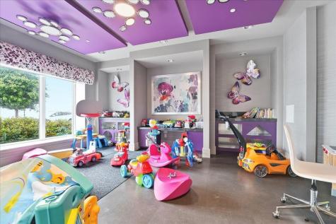 150 Henley Place Weehawken NJ 07086