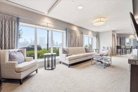150 Henley Place Weehawken NJ 07086