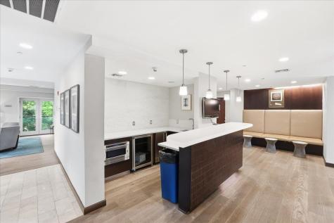 150 Henley Place Weehawken NJ 07086