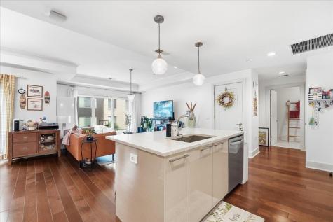 150 Henley Place Weehawken NJ 07086