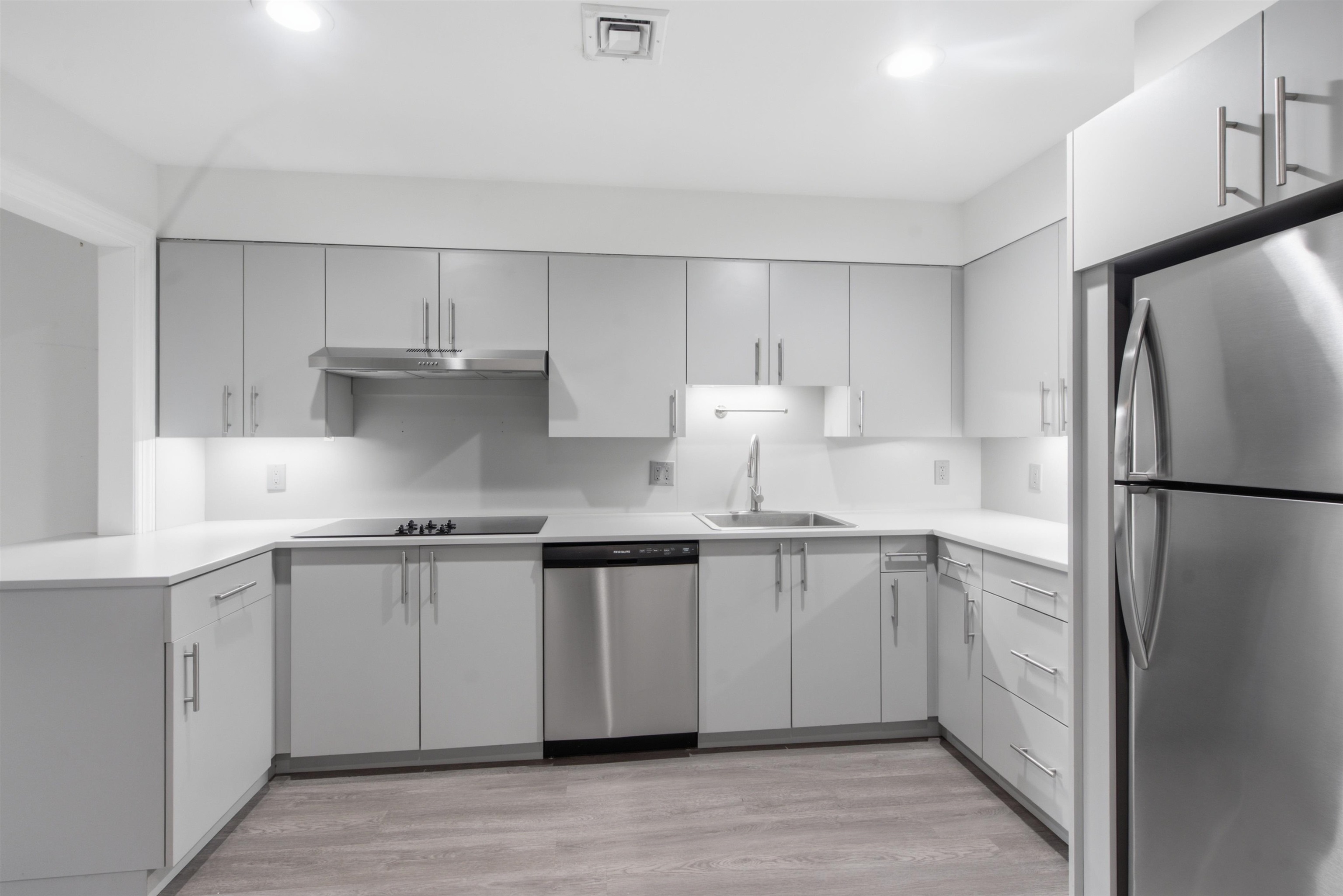207 Shearwater Court West Jersey City NJ 07305