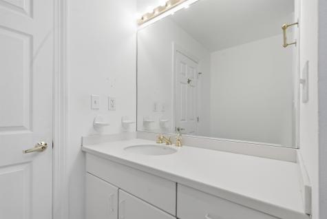 207 Shearwater Court West Jersey City NJ 07305