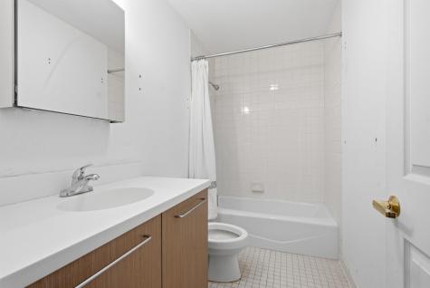 207 Shearwater Court West Jersey City NJ 07305