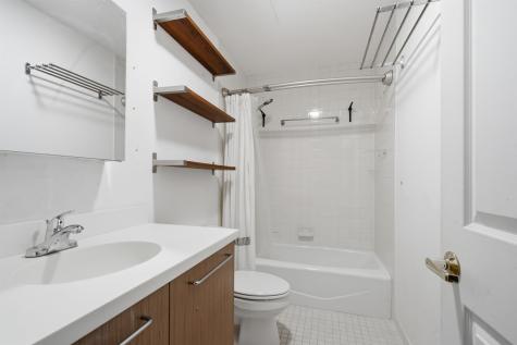 207 Shearwater Court West Jersey City NJ 07305