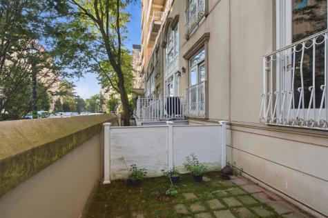 207 Shearwater Court West Jersey City NJ 07305