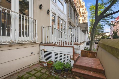 207 Shearwater Court West Jersey City NJ 07305