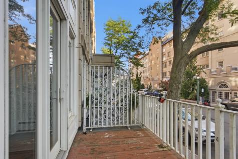 207 Shearwater Court West Jersey City NJ 07305
