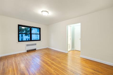 113 West 2nd Street Bayonne NJ 07002