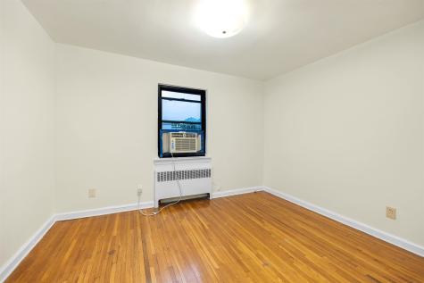 113 West 2nd Street Bayonne NJ 07002
