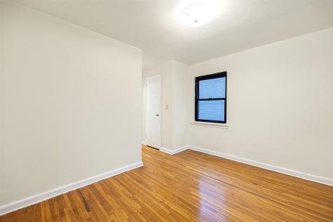 113 West 2nd Street Bayonne NJ 07002