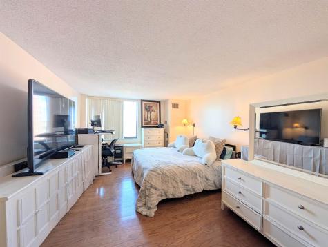 412 Harmon Cove Tower Secaucus NJ 07094