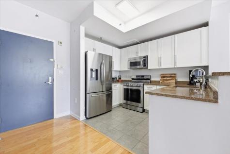 15 Freedom Way Jersey City NJ 07305