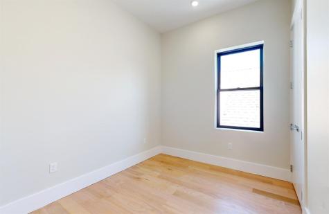220 Freeman Avenue Jersey City NJ 07306
