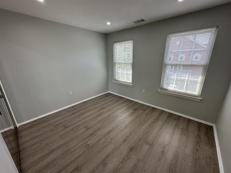 27 Cottonwood Street Jersey City NJ 07305