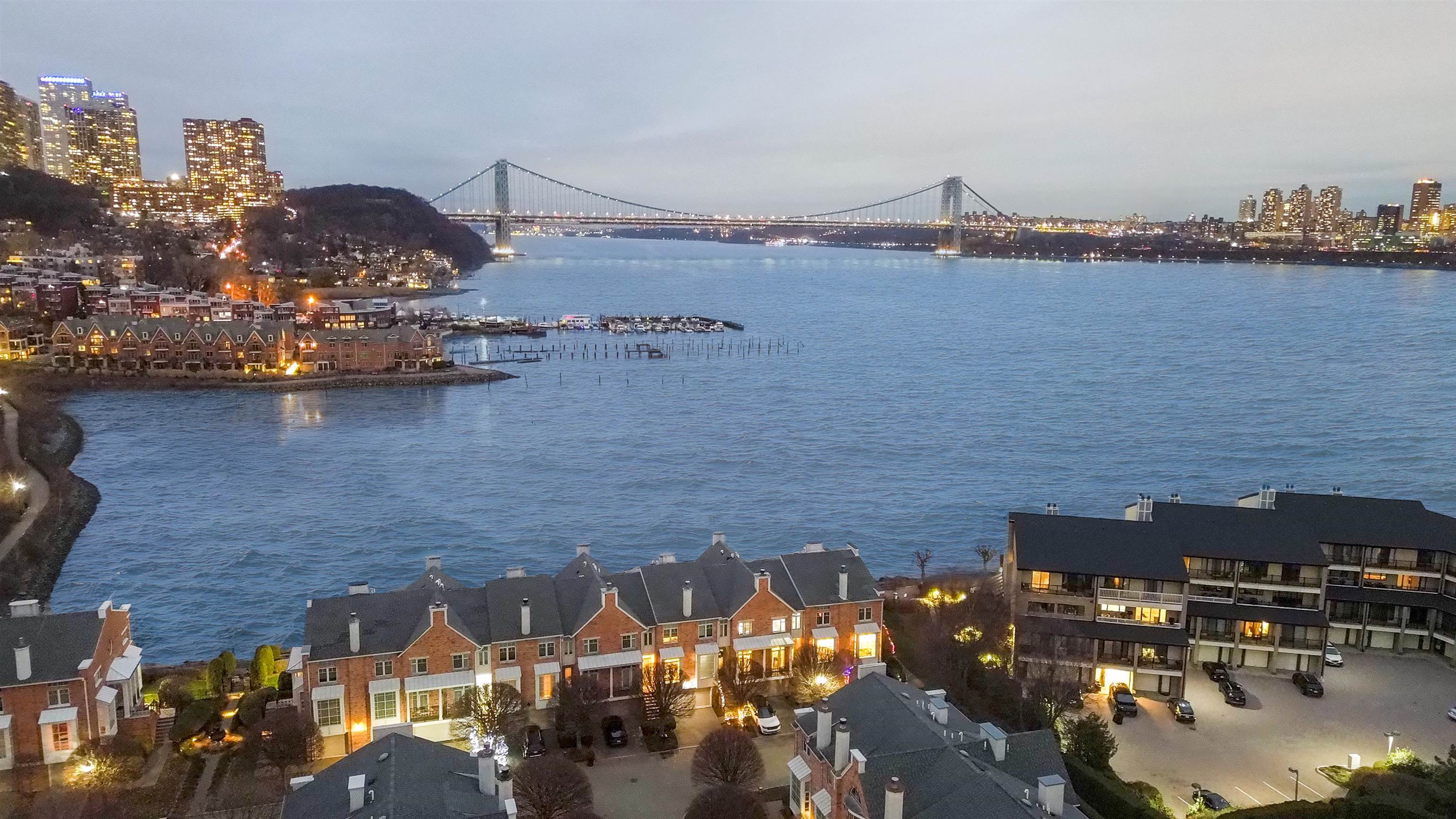 119 Hudson Cove Edgewater NJ 07020