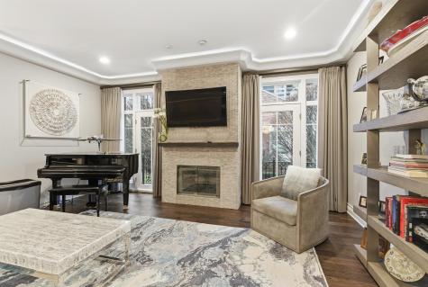 119 Hudson Cove Edgewater NJ 07020