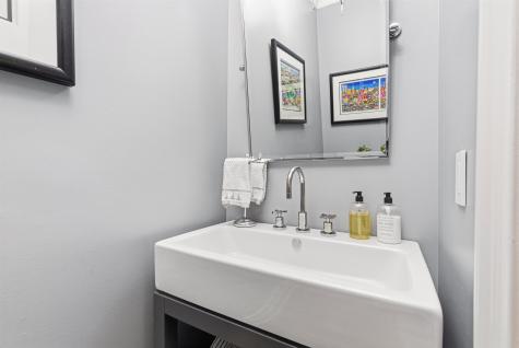 119 Hudson Cove Edgewater NJ 07020