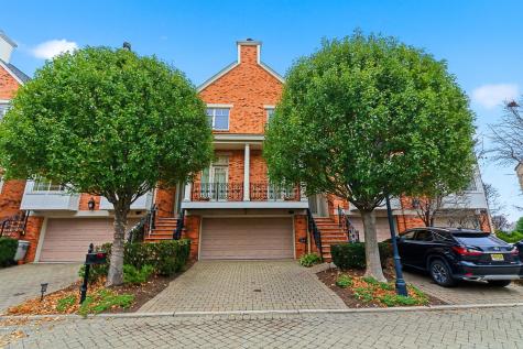 119 Hudson Cove Edgewater NJ 07020