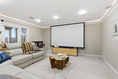 119 Hudson Cove Edgewater NJ 07020