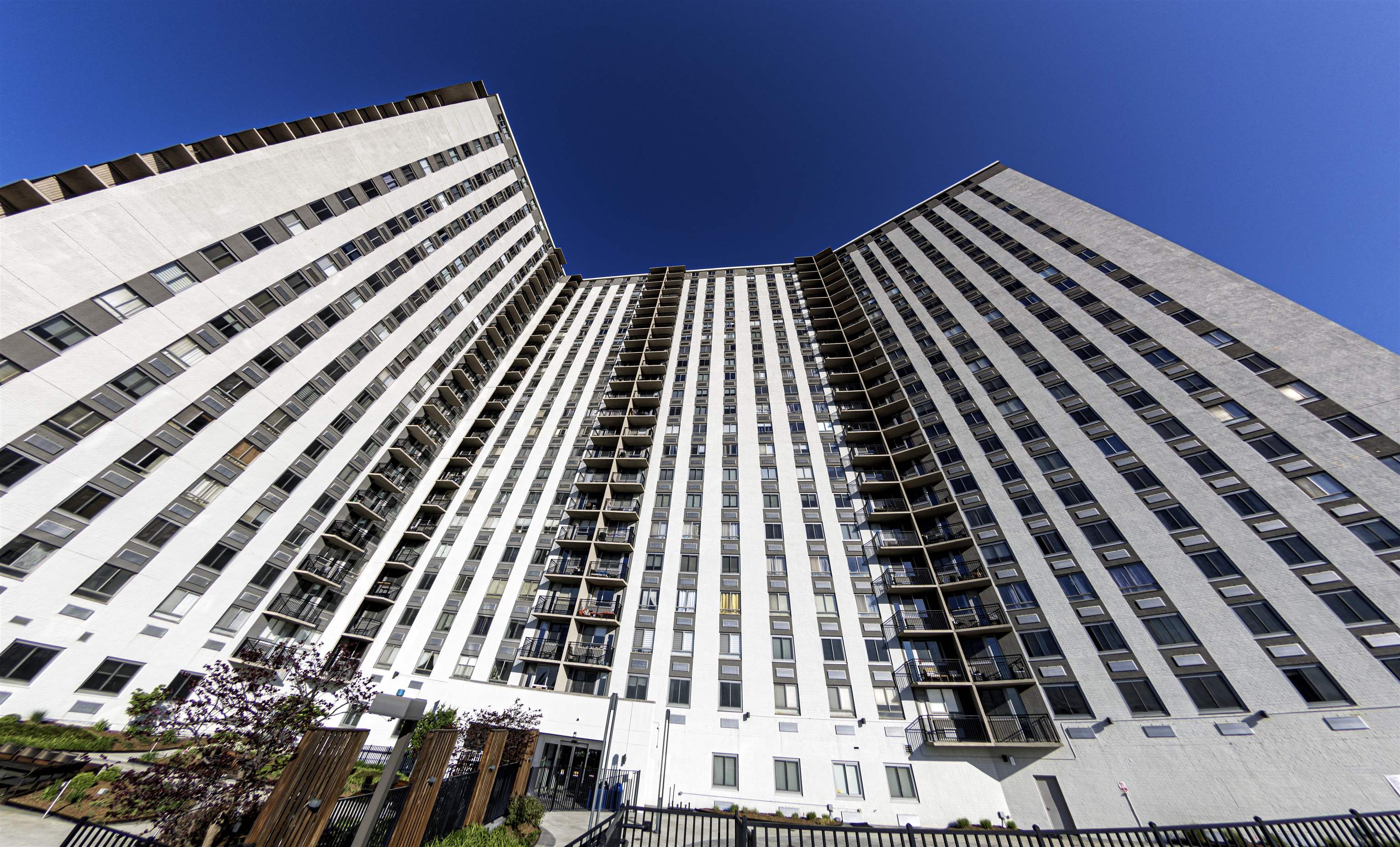 100 Manhattan Avenue Union City NJ 07087