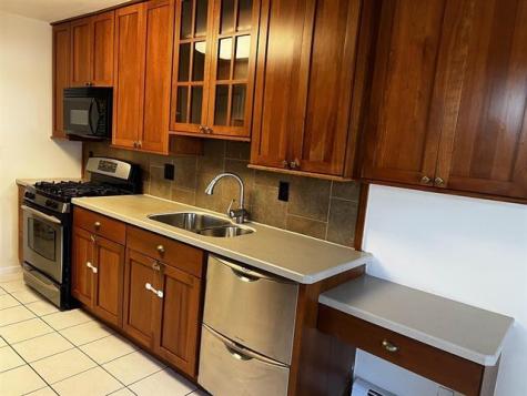 32 Riverview Court Secaucus NJ 07094