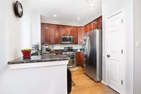 61 Lee Court Jersey City NJ 07305