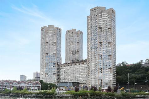 7004 Boulevard East Guttenberg NJ 07093