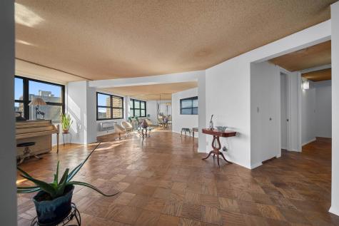 7004 Boulevard East Guttenberg NJ 07093