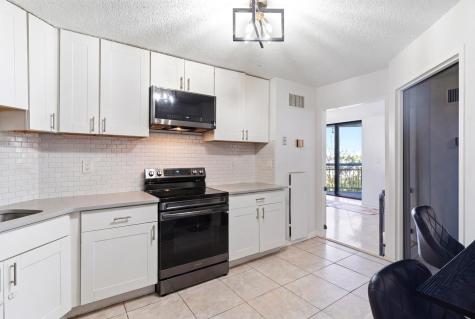 831 Harmon Cove Tower Secaucus NJ 07094-1720