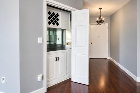 1328 Harmon Cove Tower Secaucus NJ 07094