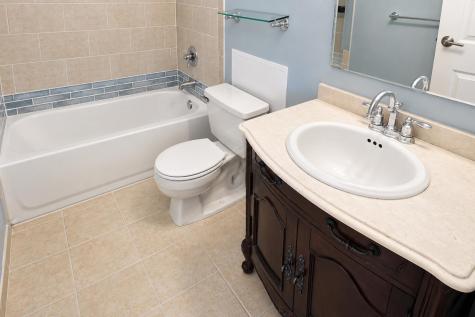1328 Harmon Cove Tower Secaucus NJ 07094