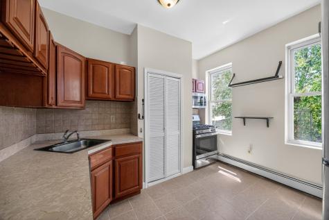 213 48th Street Union City NJ 07087-000