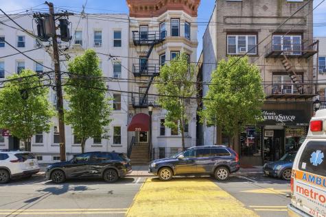 213 48th Street Union City NJ 07087-000